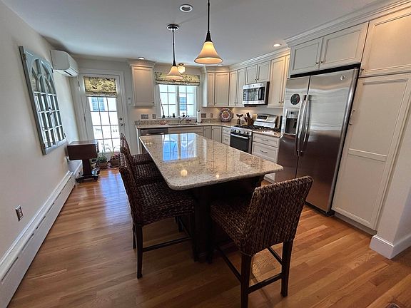 4th image of 3 Wheelwright Avenue