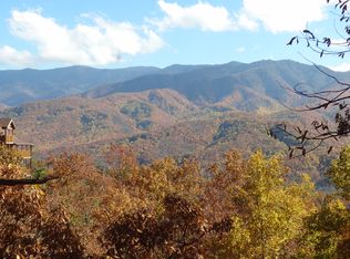 835 Deer Path Ln, Gatlinburg, TN 37738