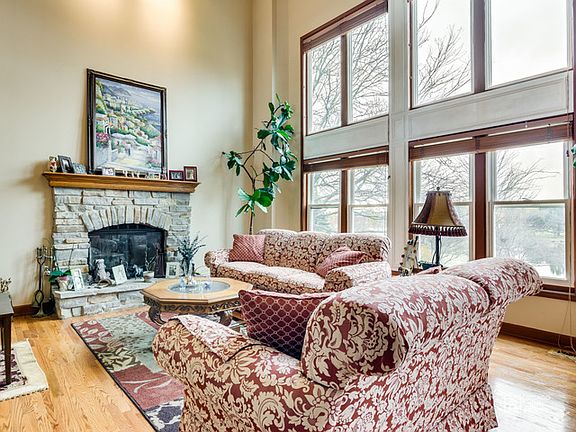 5th image of 414 Saratoga Dr