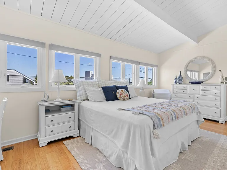 423 Dune Rd #A — Photo 12