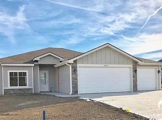 2609 Chasehire Dr, Lawrence, KS 66046