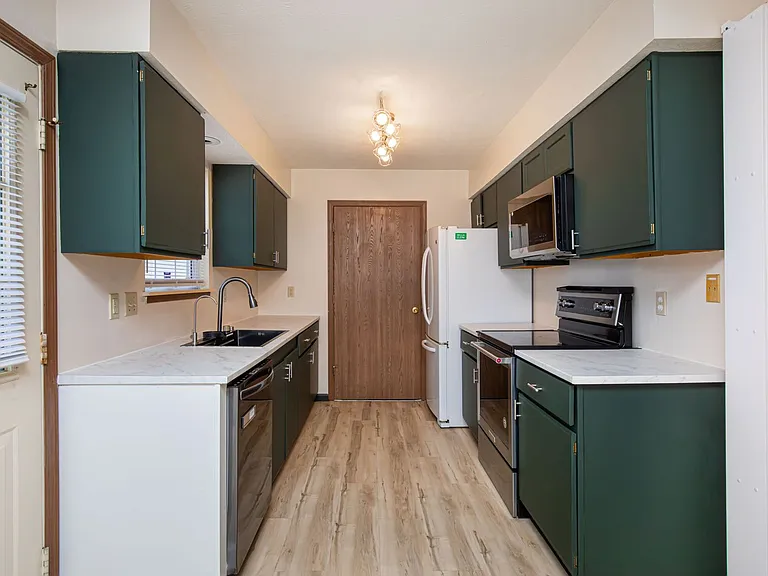 936 Camp St — Photo 31