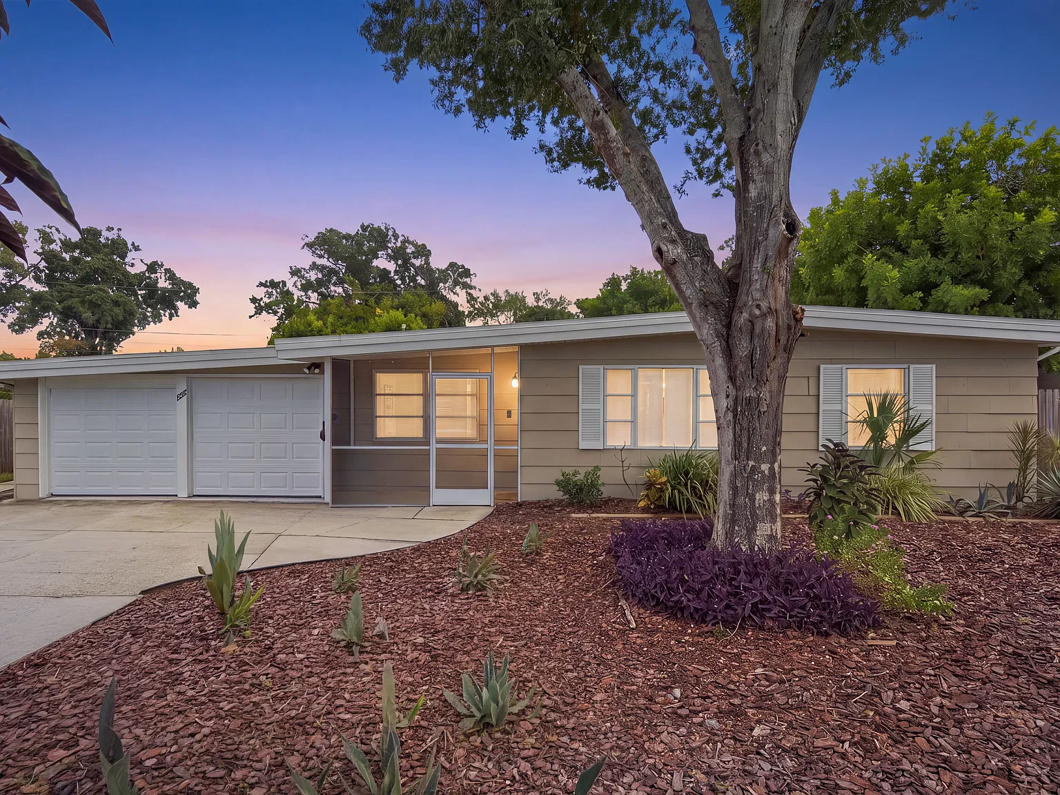 3 bed, 1195 sqft, $4,000 — Photo 1