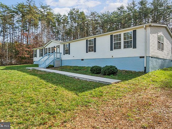 4th image of 7211 Lakewood Ln