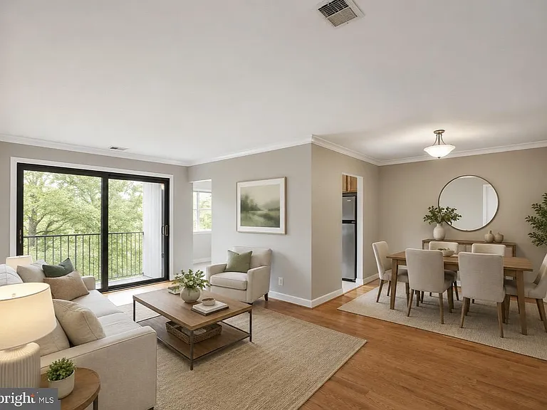 304 Hilltop Ln #F — Photo 3