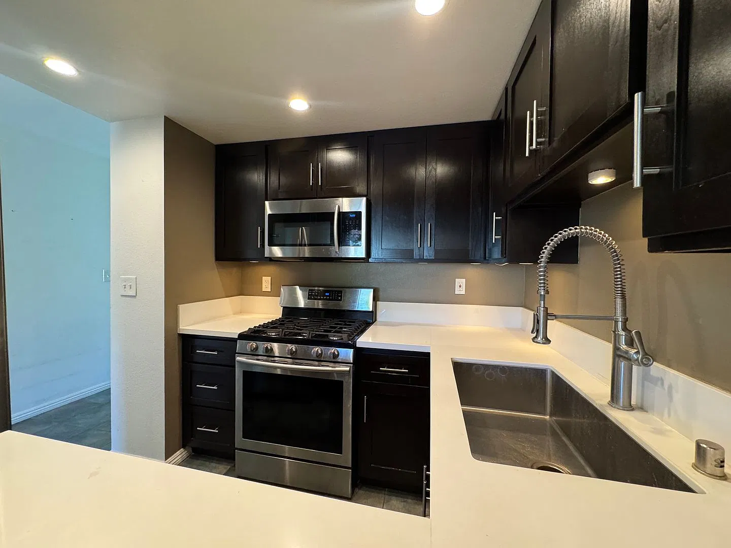 4446 Finley Ave LIVE — Photo 4