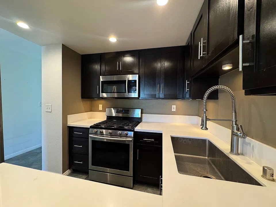 4446 Finley Ave #201