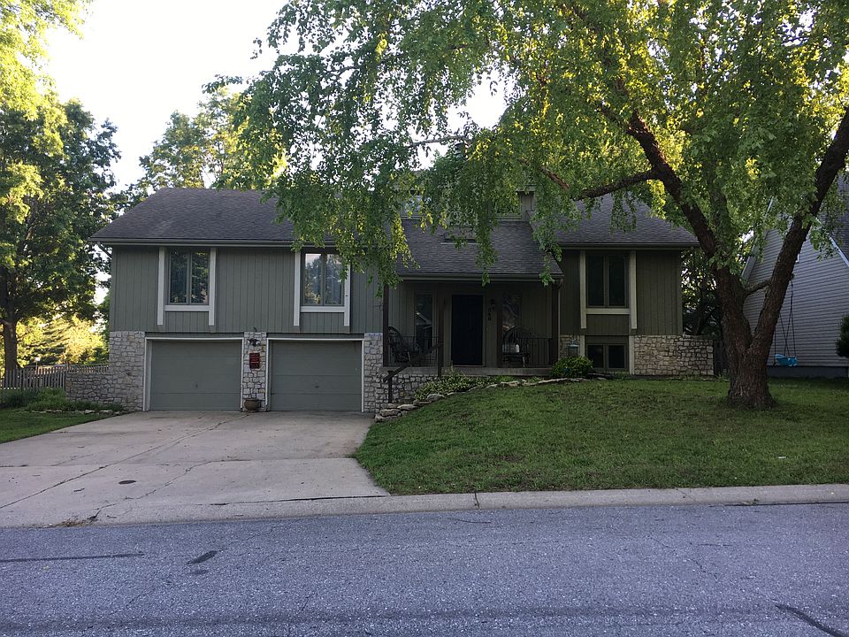 1st image of 340 NW Weschester Dr
