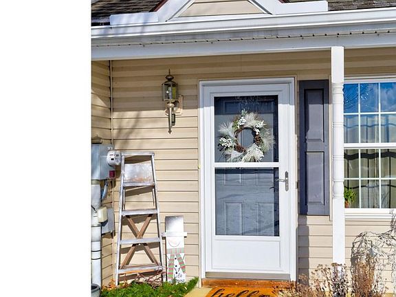 3rd image of 43 Riverview Dr