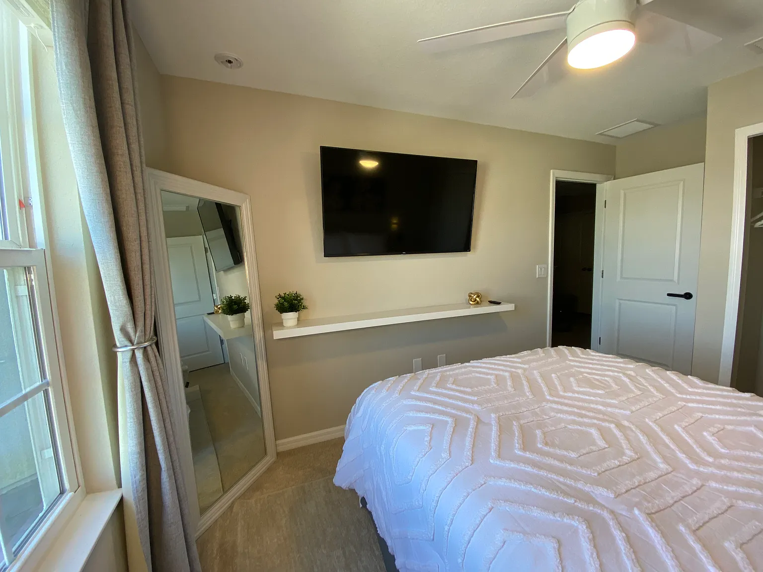 1 bed, 1373 sqft, $1,000 — Photo 4