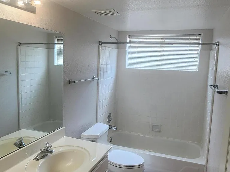 71 E Windhill Dr — Photo 17