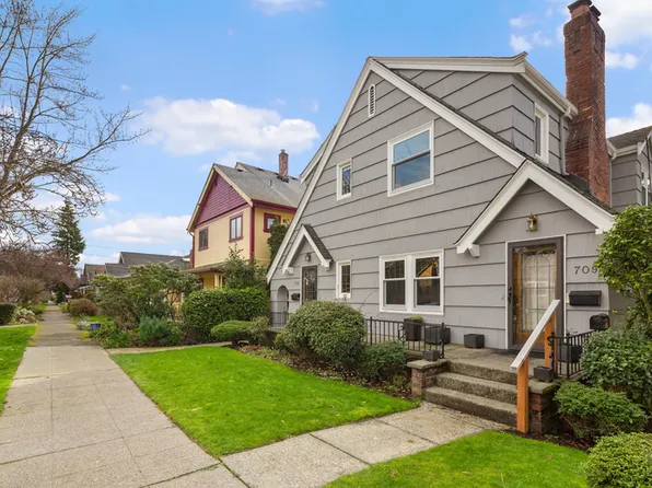 709 N 68th St, Seattle, WA 98103