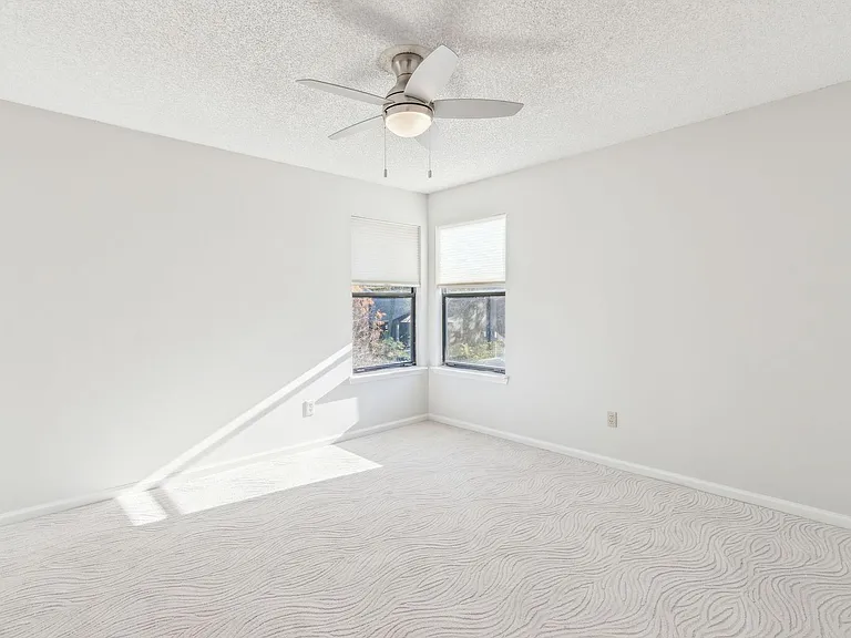 2406 Pirates Bay Dr — Photo 33