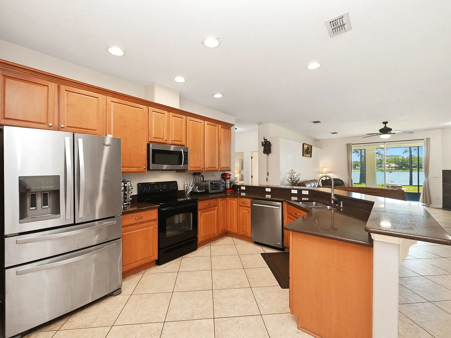 4 bed, 2988 sqft, $2,800 — Photo 2