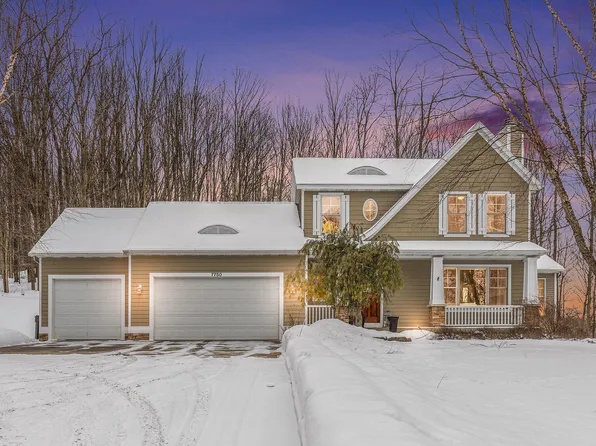 7750 Sandy Hollow Dr SE, Alto, MI 49302