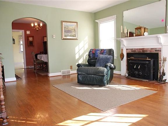 5th image of 146 Cleveland Ave