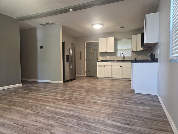 4th image of 605 S 10th St