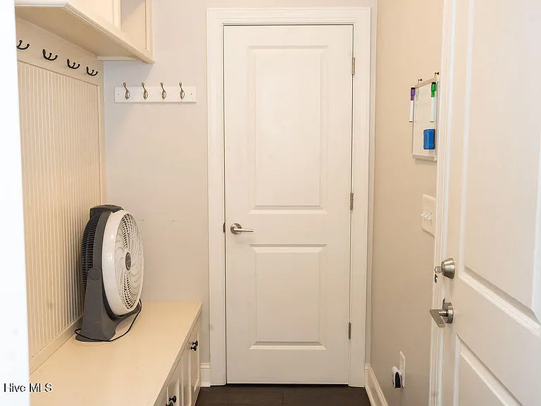 691 S Ashe St — Photo 12