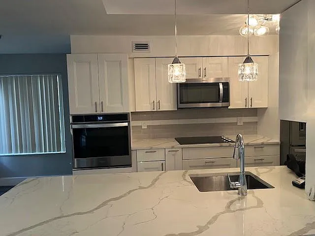 992 NW 93rd Ave — Photo 5