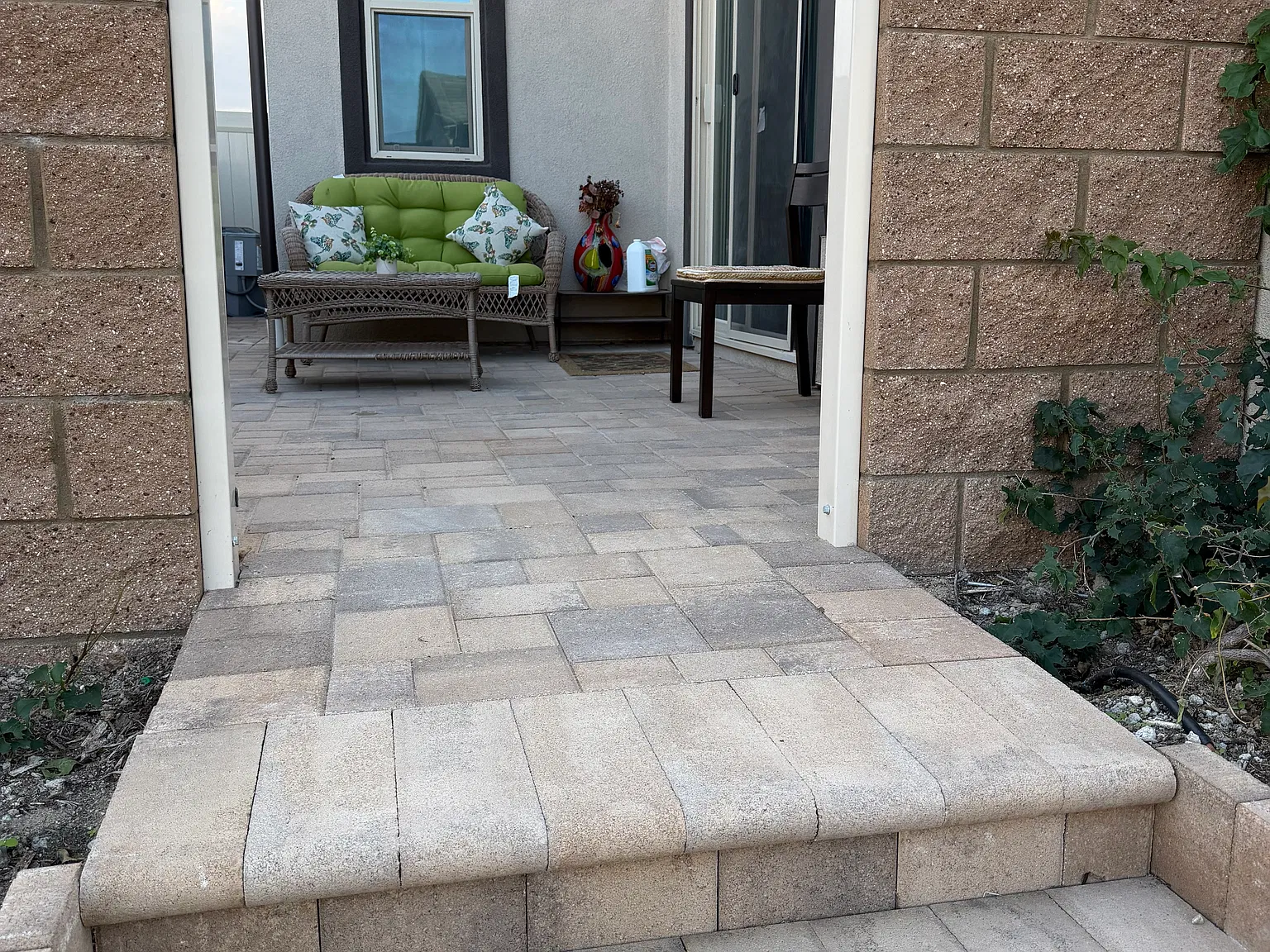 4 bed, 2260 sqft, $5,500 — Photo 2