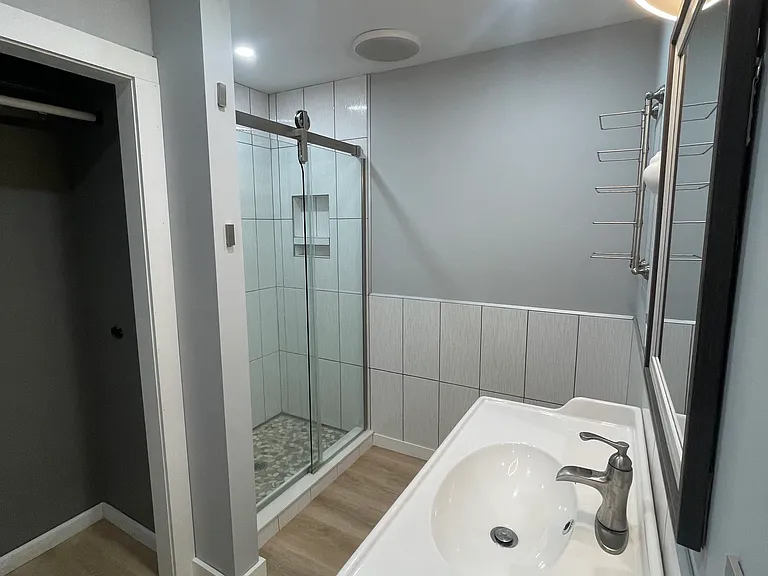 20 King James Dr — Photo 13