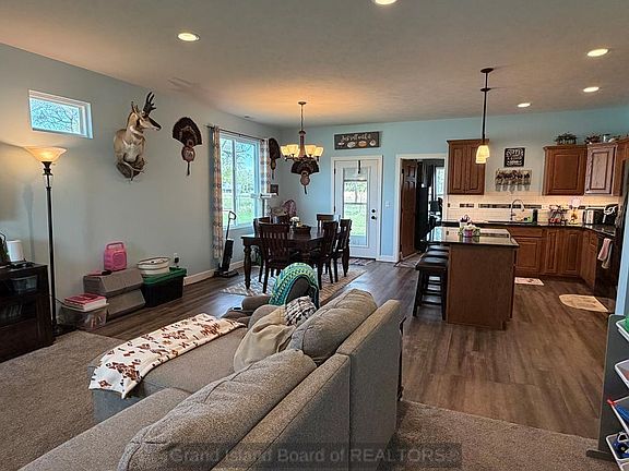 3rd image of 1806 Lakeview Dr