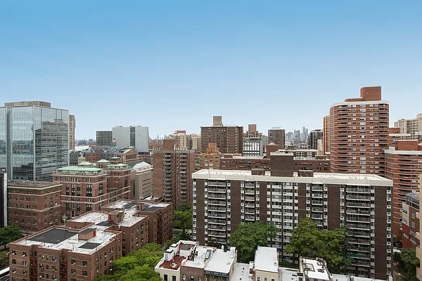 Rented by Douglas Elliman | media 16