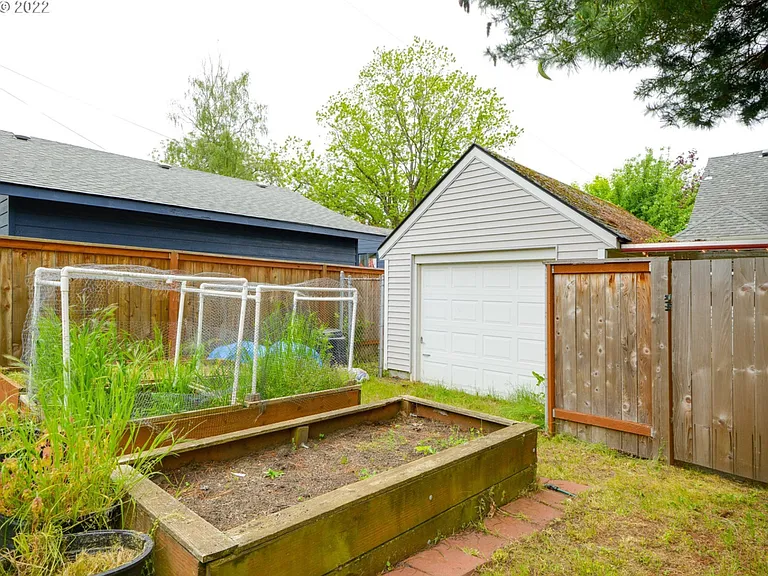 7236 N Newell Ave — Photo 29