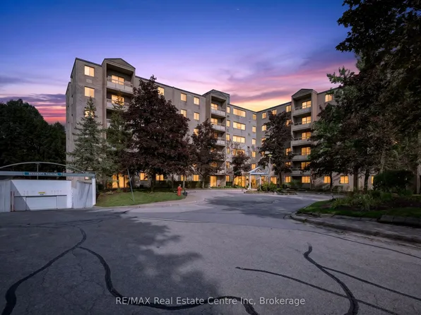 93 Westwood Rd #103, Guelph, ON N1H 7J7