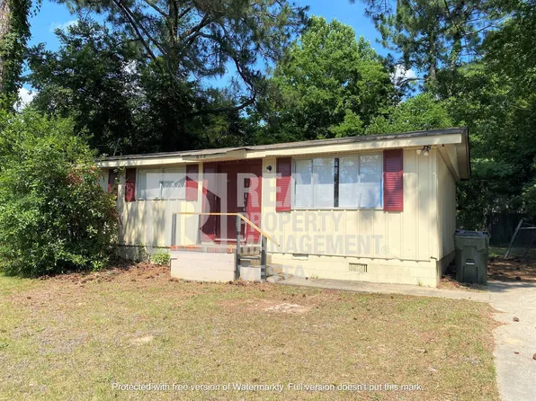 612 Cedarwood Dr, Bonaire, GA 31005