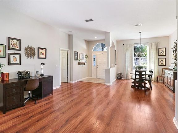 5th image of 9902 Country Carriage Cir