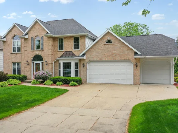 209 E Timberline Dr, Appleton, WI 54913