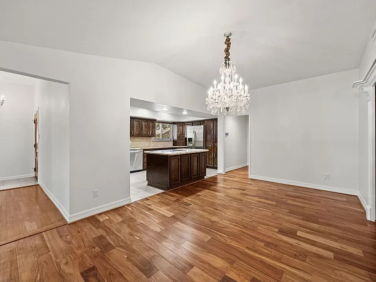 10310 Mayfield Rd — Photo 13