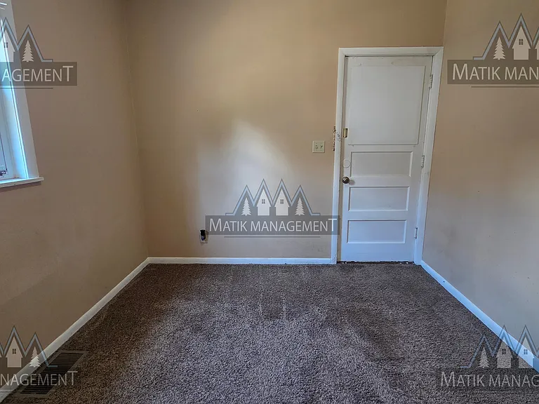 16 9th Ave NE #1 — Photo 38