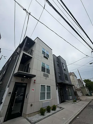 10 Lake St Photo 1