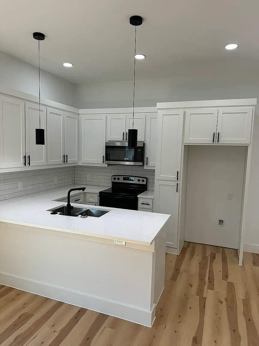 3 bed, 1200 sqft, $1,595 — Photo 3