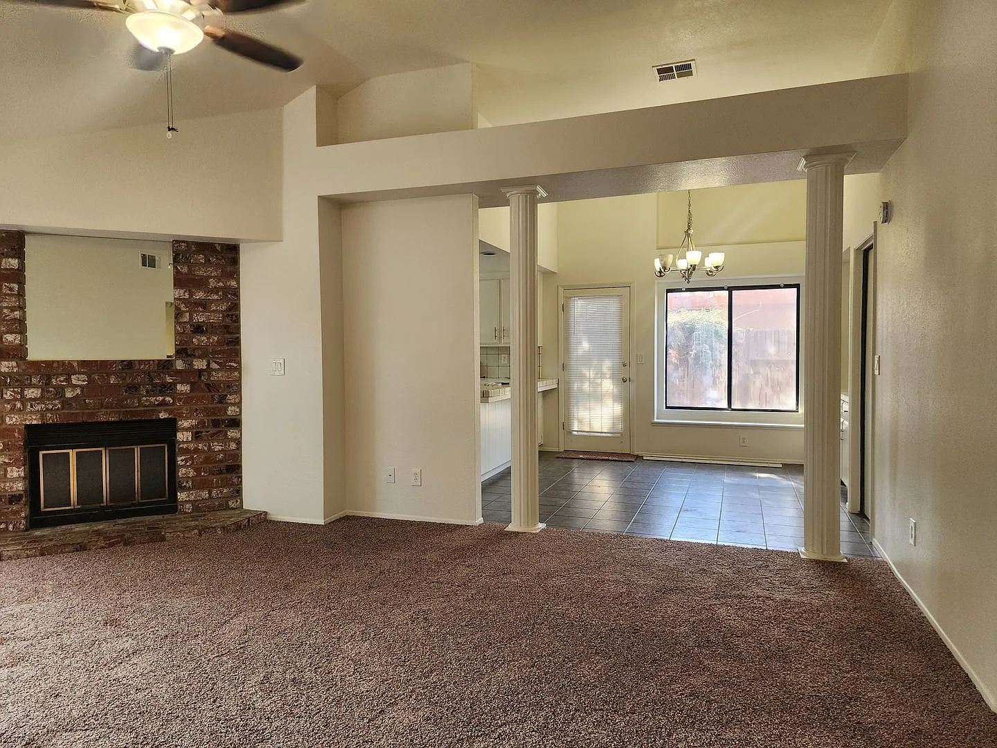 9001 Crowningshield Drive -House — Photo 4