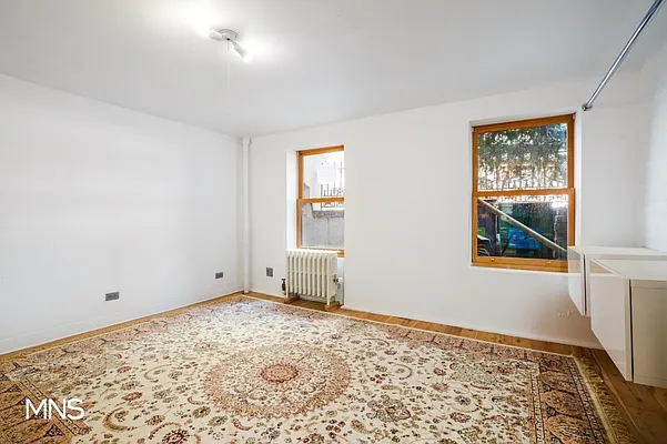 Rented by MNS Marketing | media 28