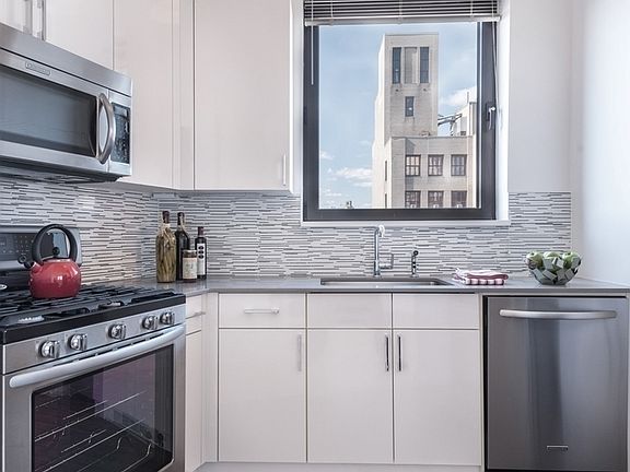 4th image of 1 Union Sq S APT 16A