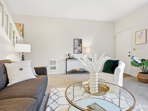 5th image of 4218 156th Street SW #7C