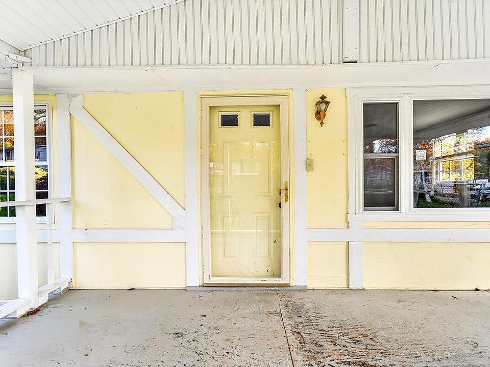 7th image of this home