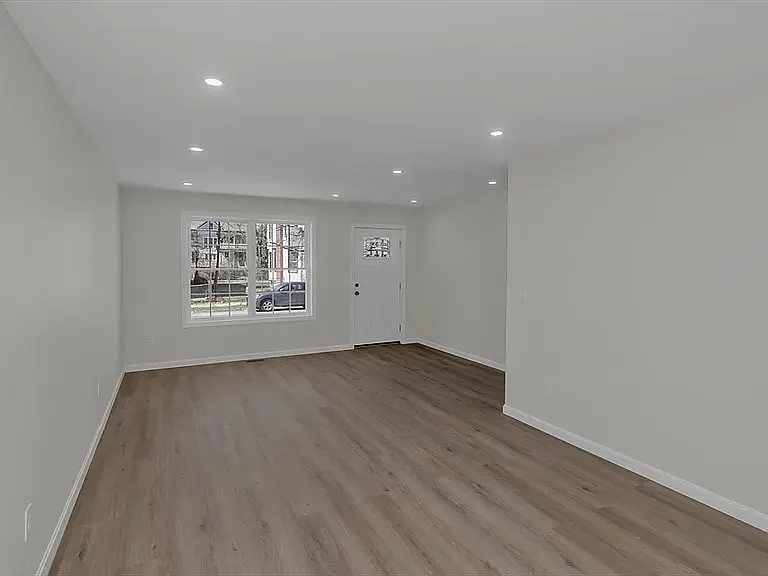 65 Euclid Ave — Photo 3