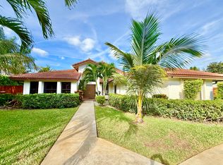 3897 Sherwood Blvd, Delray Beach, FL 33445