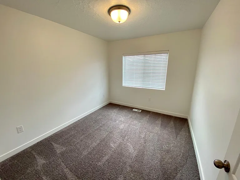 4258 W Bromwell Ct — Photo 8