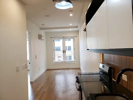 Rented by Signature Property Realty | media 35