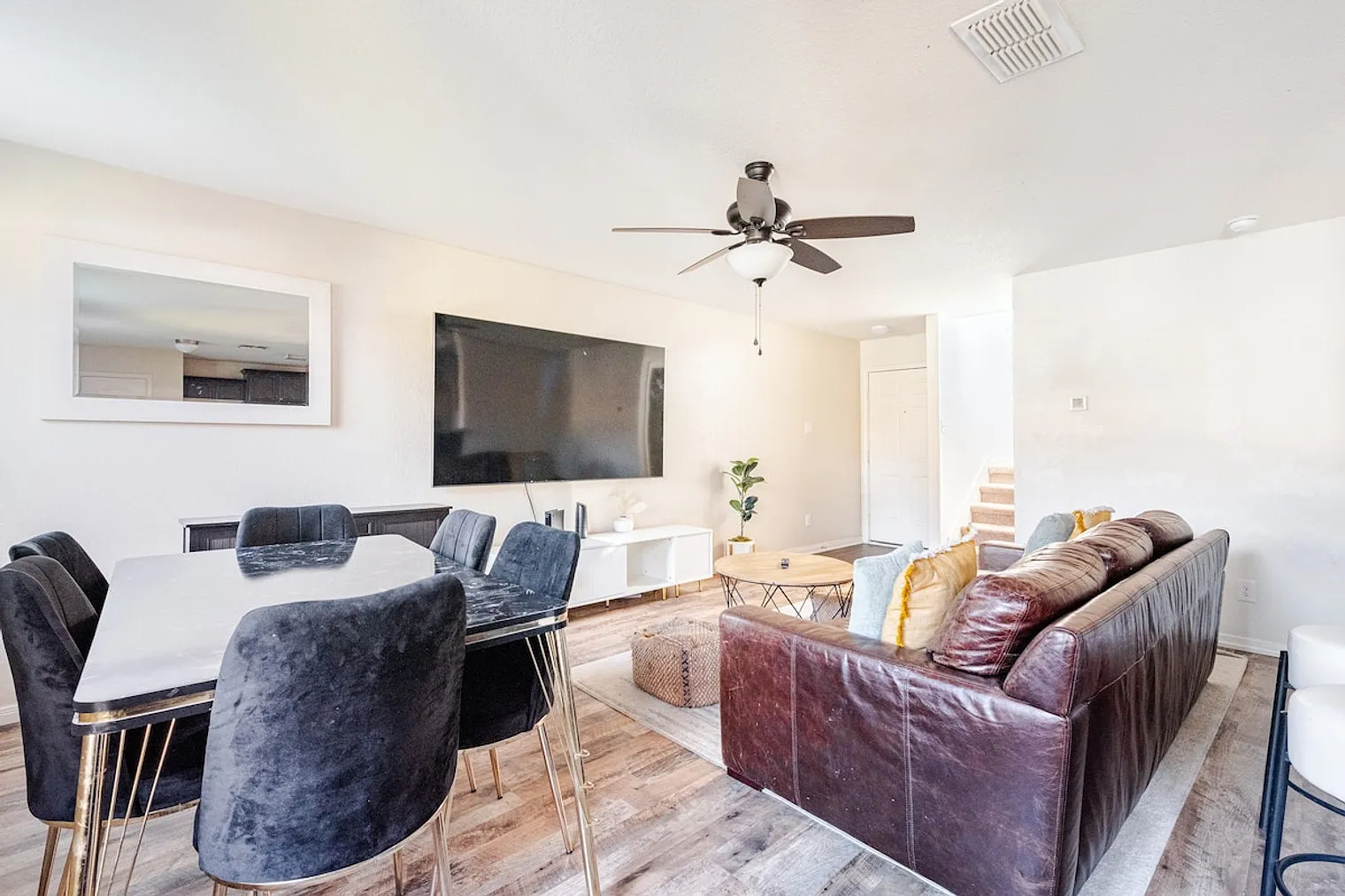 3 bed, 2.5 bath, $3,695 — Photo 2