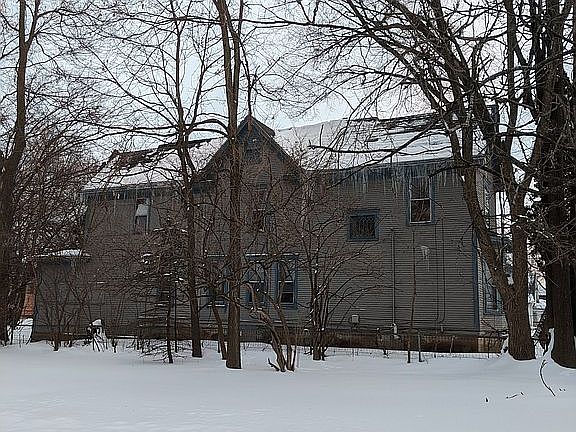 2nd image of 301 Royal Ave