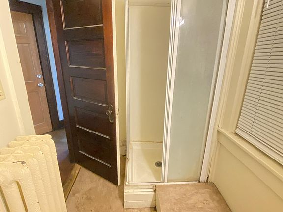 3rd image of 218 S Main St #3