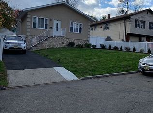 70 Fairview Ave, Teaneck, NJ 07666