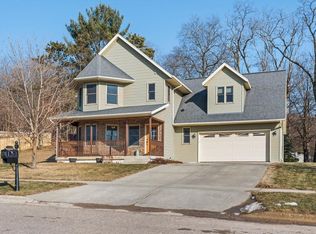 2002 Retzlaff Drive, Reedsburg, WI 53959